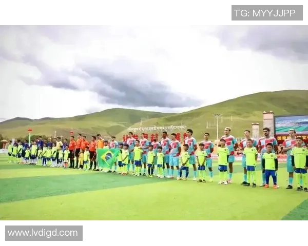 西藏第一支足球队核心球星成长历程与草原拼搏故事