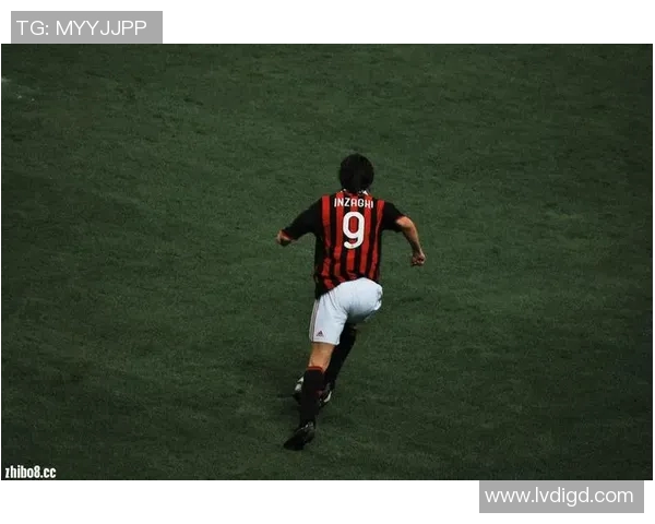 球星变身老头踢足球爆笑场面 玩转人生新篇章挑战极限体力